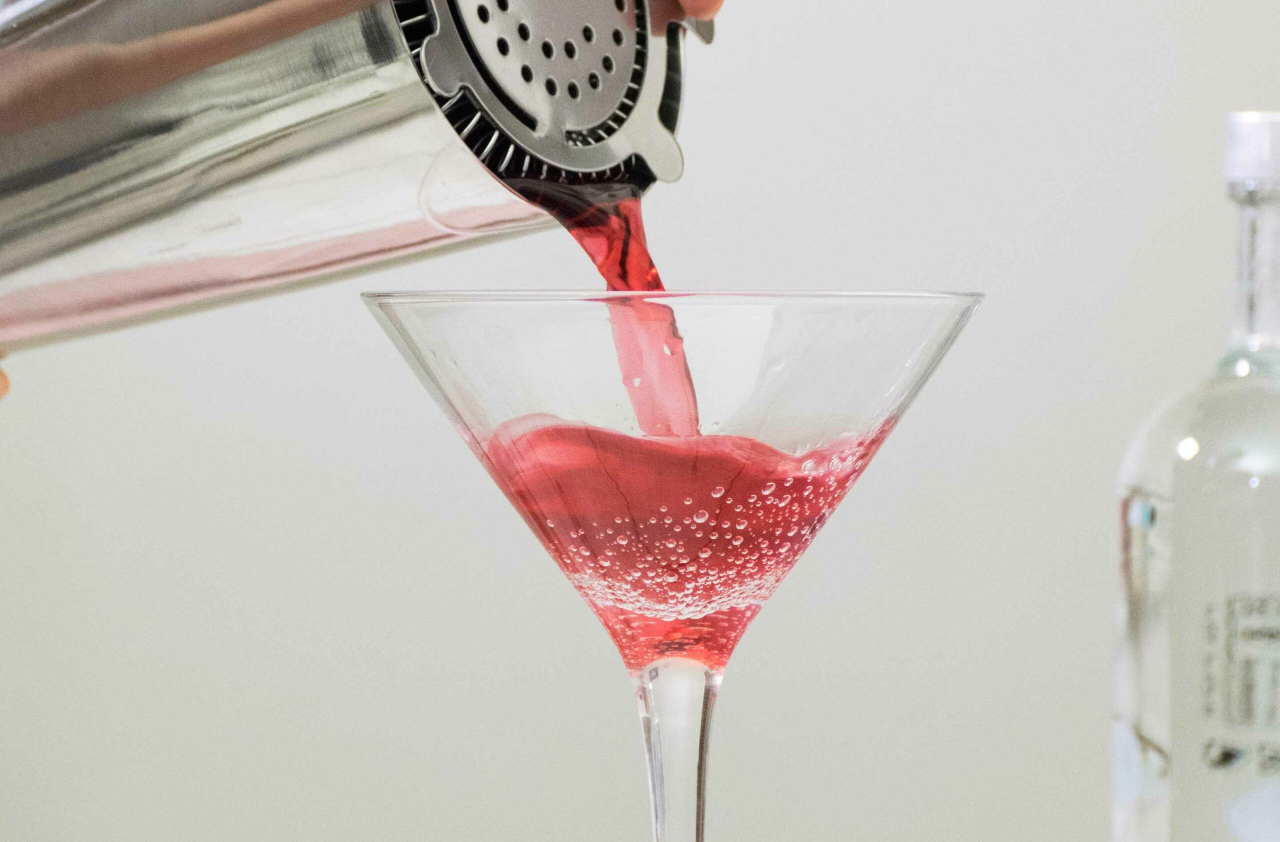 Video Recipe: The Perfect Cosmopolitan – Magic Circle Players